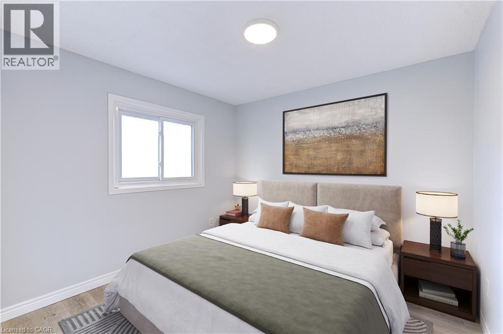 Photo 21 of 3045 Driftwood Drive, Burlington ON