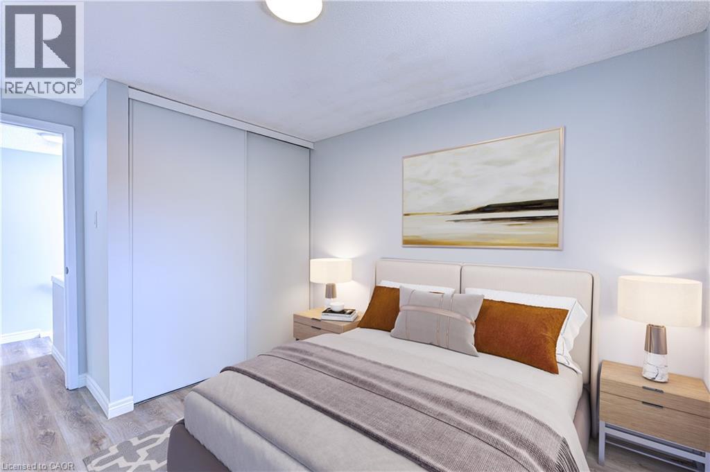 Photo 24 of 3045 Driftwood Drive, Burlington ON