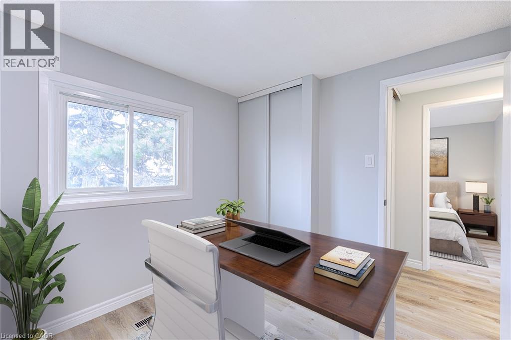 Photo 27 of 3045 Driftwood Drive, Burlington ON