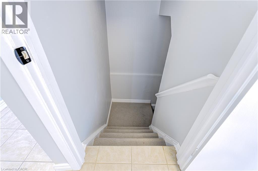 Photo 31 of 3045 Driftwood Drive, Burlington ON