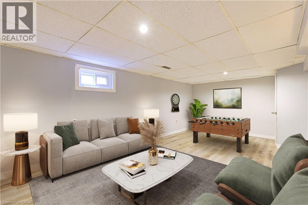 Photo 34 of 3045 Driftwood Drive, Burlington ON