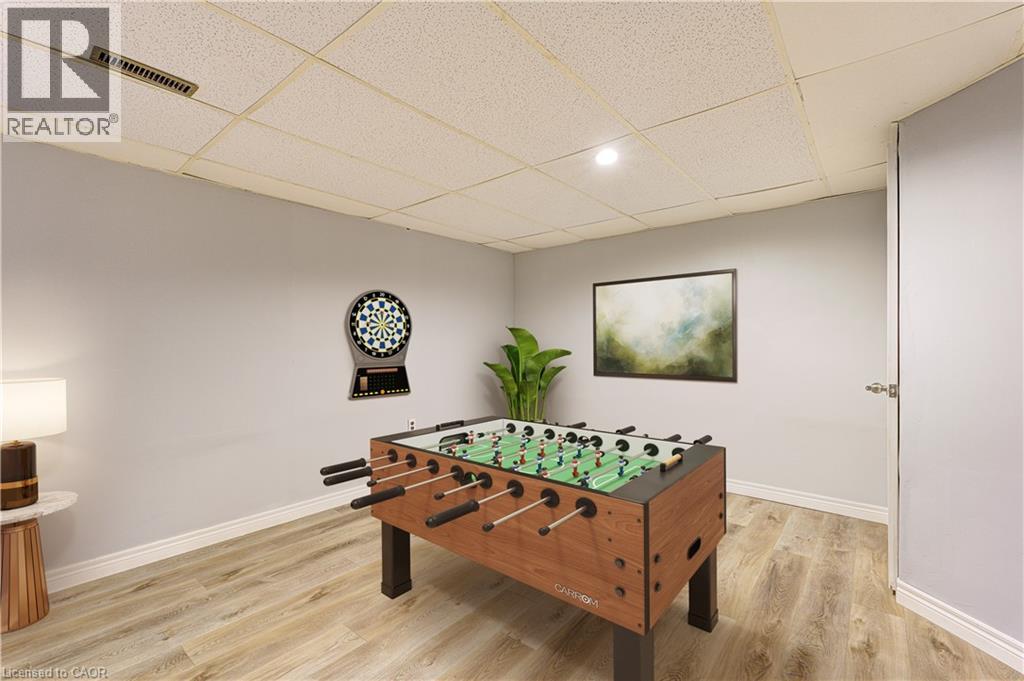 Photo 36 of 3045 Driftwood Drive, Burlington ON