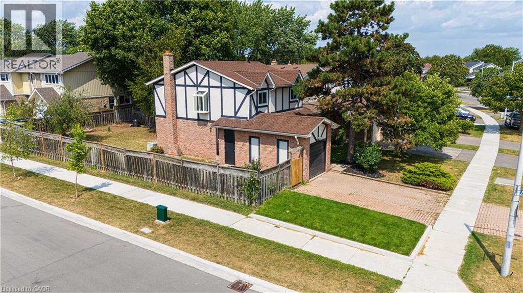 Photo 41 of 3045 Driftwood Drive, Burlington ON