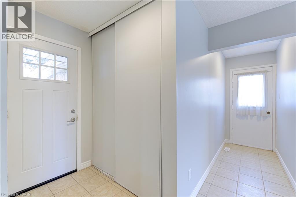 Photo 9 of 3045 Driftwood Drive, Burlington ON