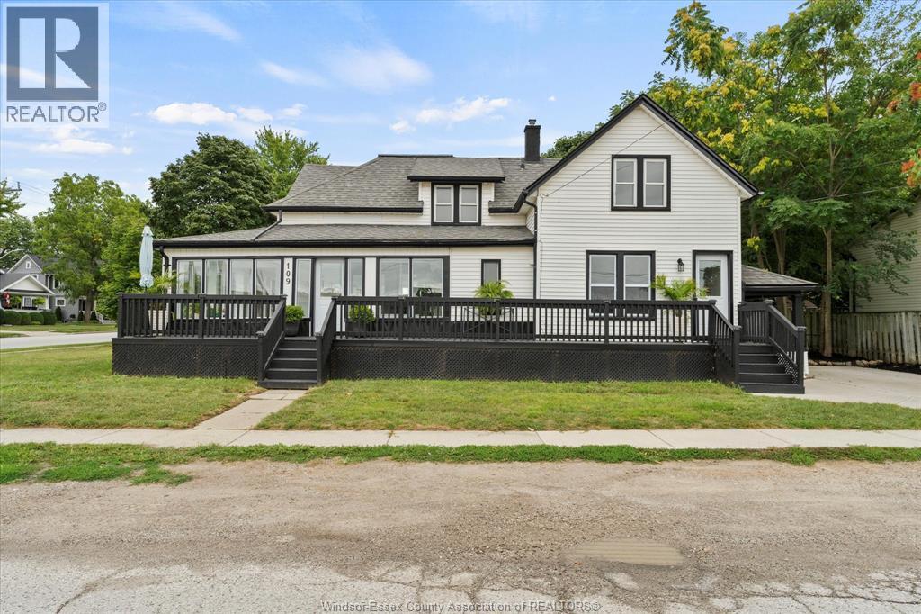 Photo 4 of 109 King Street East, Harrow ON
