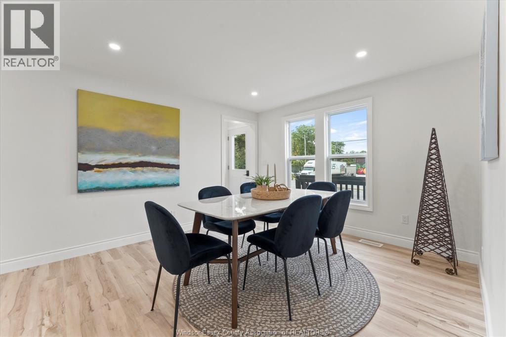 Photo 11 of 109 King Street East, Harrow ON