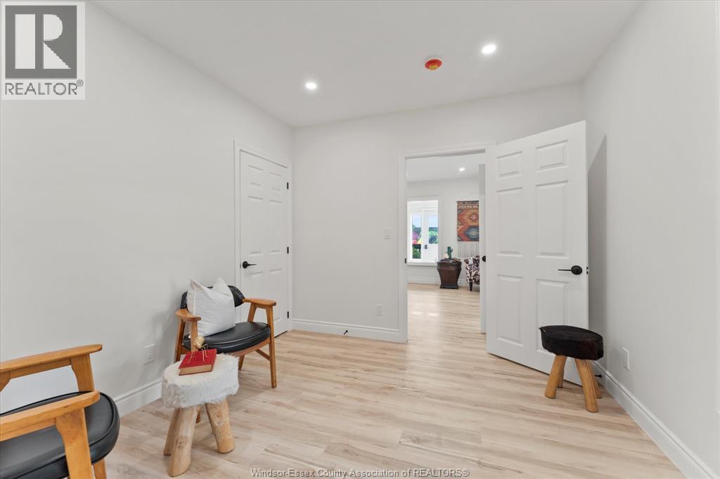 Photo 31 of 109 King Street East, Harrow ON