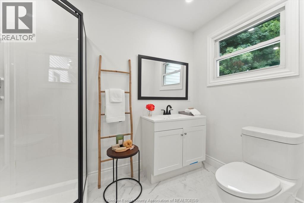 Photo 39 of 109 King Street East, Harrow ON
