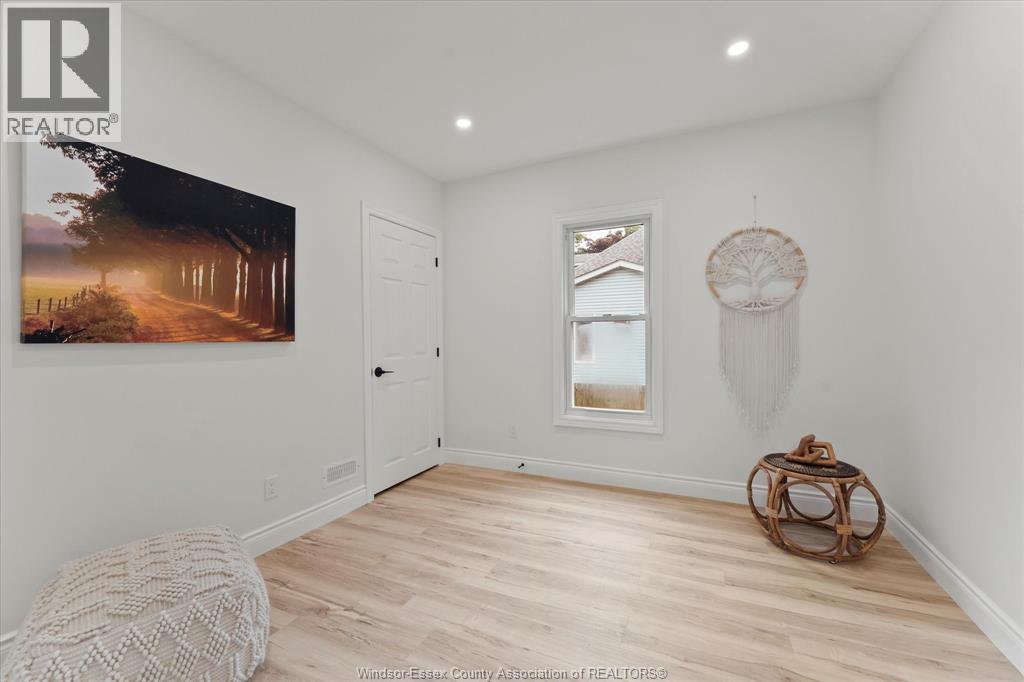 Photo 30 of 109 King Street East, Harrow ON