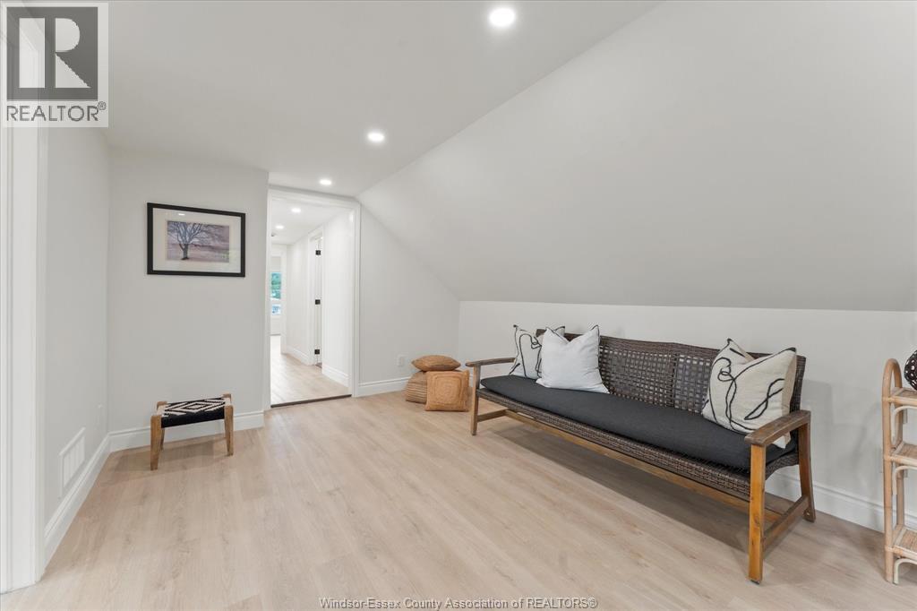 Photo 41 of 109 King Street East, Harrow ON