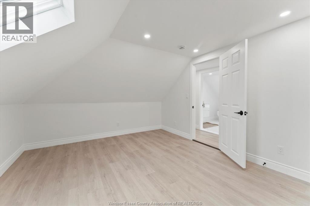 Photo 25 of 109 King Street East, Harrow ON