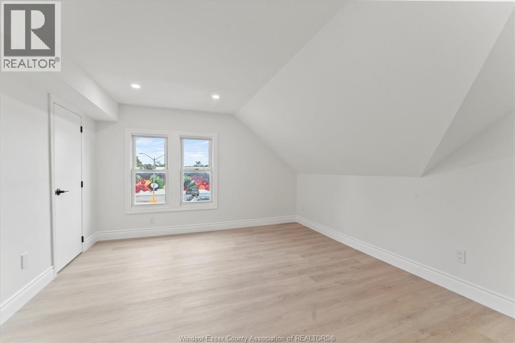 Photo 23 of 109 King Street East, Harrow ON