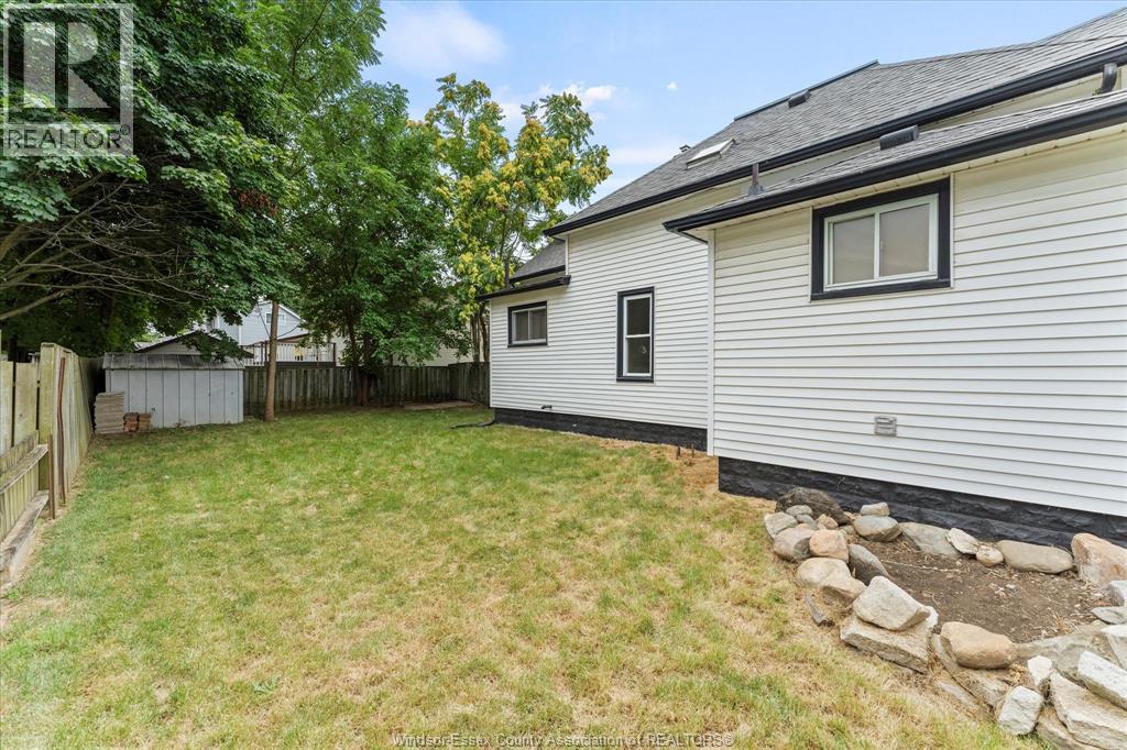 Photo 27 of 109 King Street East, Harrow ON