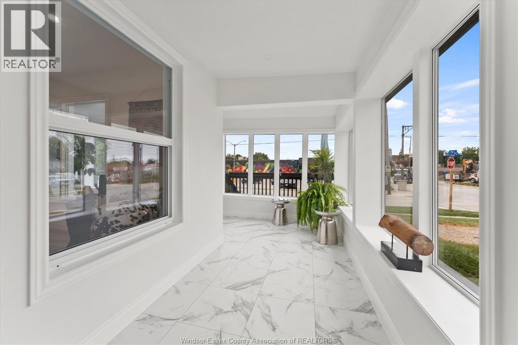 Photo 36 of 109 King Street East, Harrow ON
