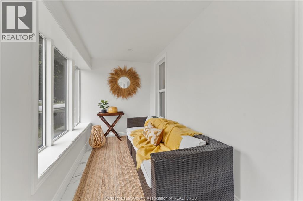 Photo 19 of 109 King Street East, Harrow ON