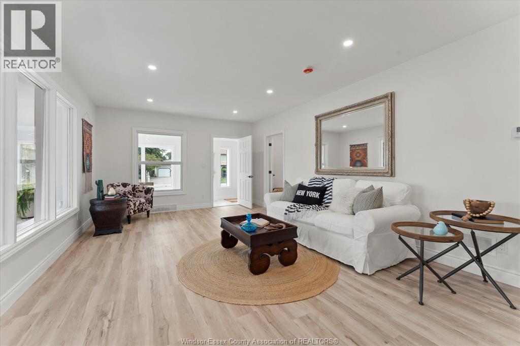 Photo 20 of 109 King Street East, Harrow ON
