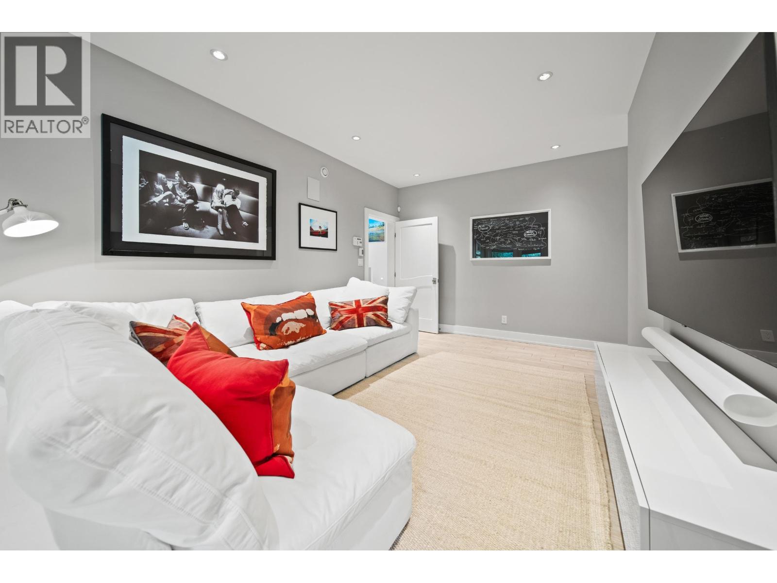 1545 TYNEBRIDGE COURT, Whistler