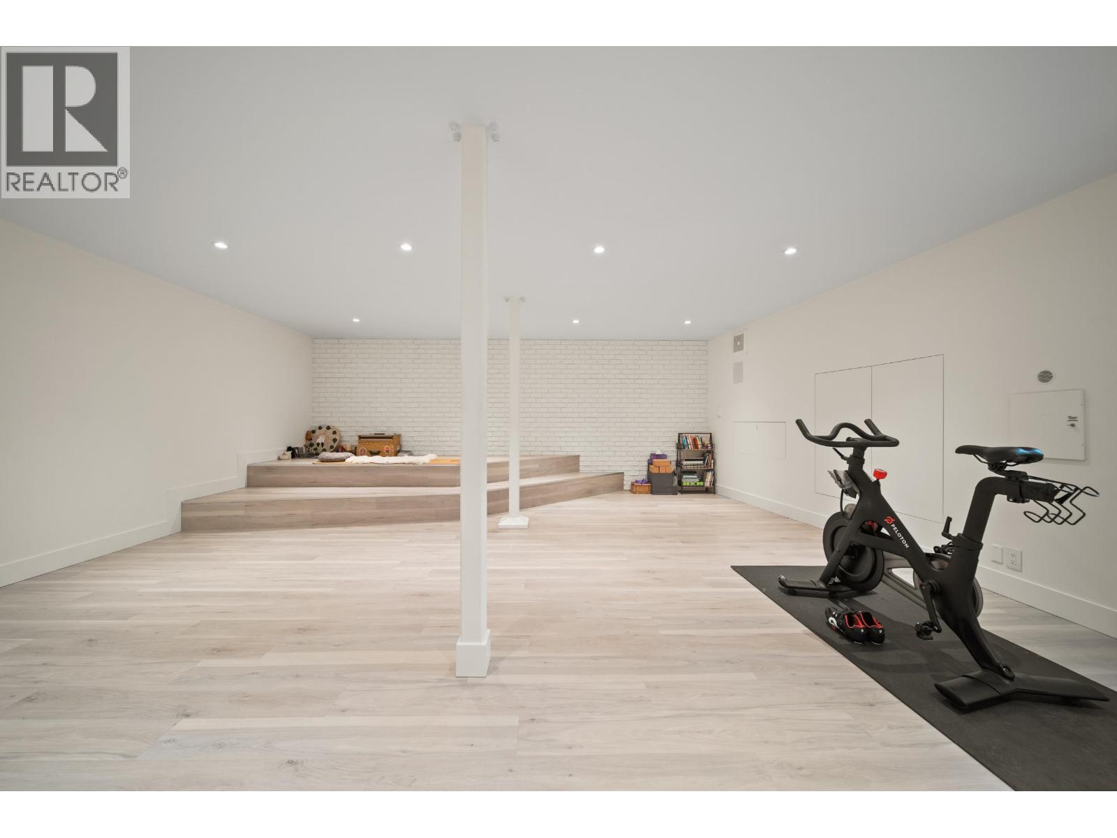 1545 TYNEBRIDGE COURT, Whistler