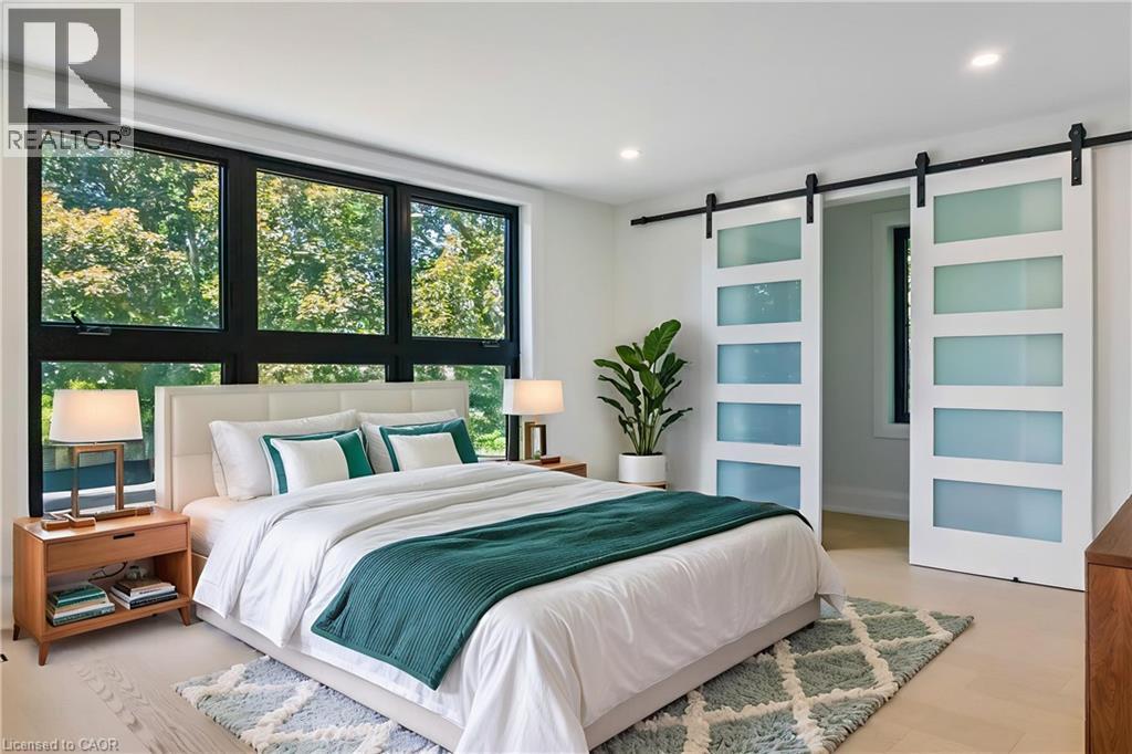 Photo 3 of 319 Beechfield Road, Oakville ON