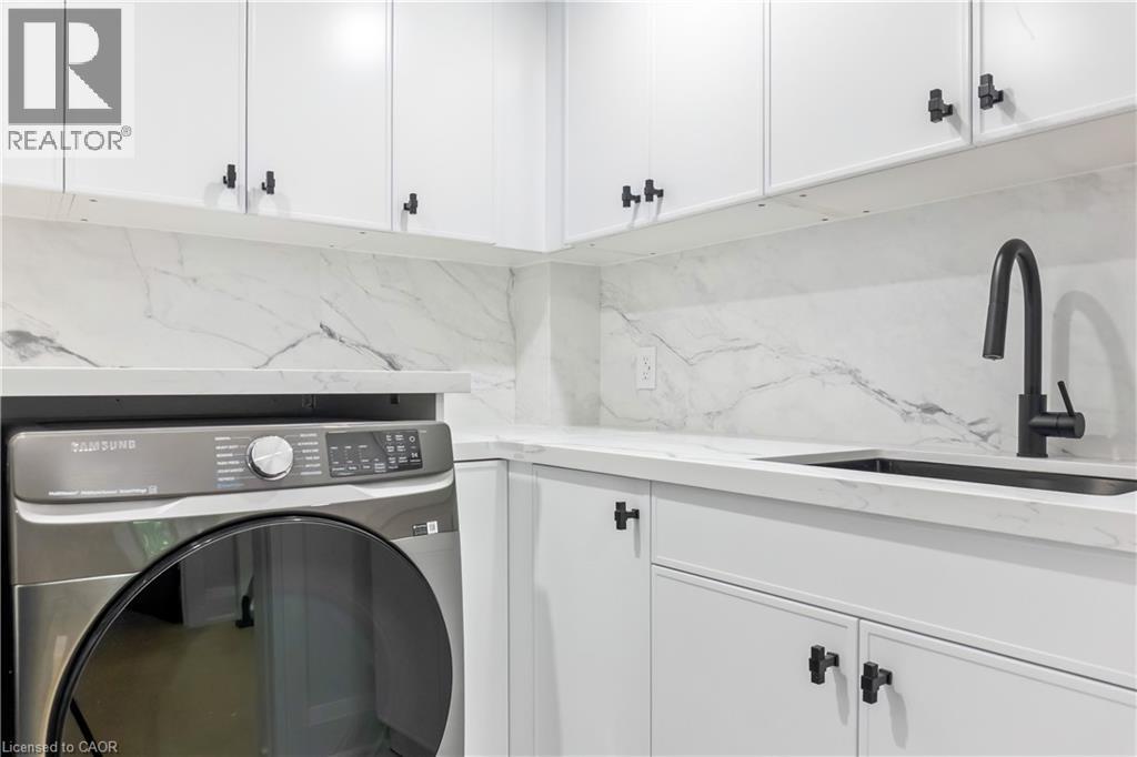 Photo 32 of 319 Beechfield Road, Oakville ON