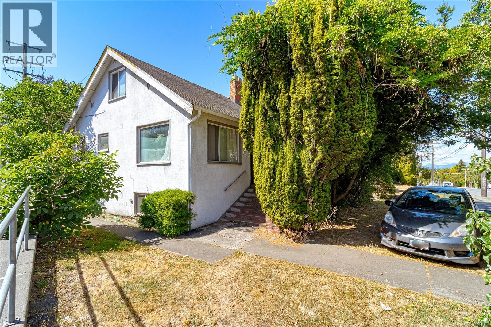 1237 Hillside Ave, Victoria