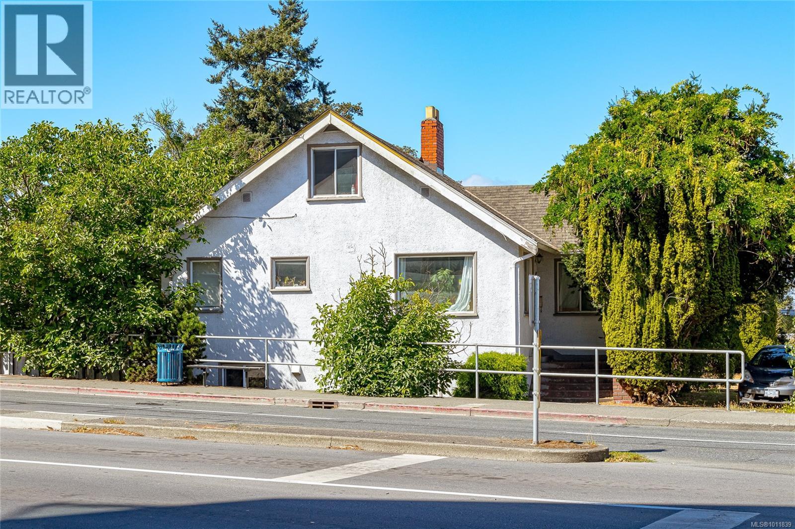 1237 Hillside Ave, Victoria
