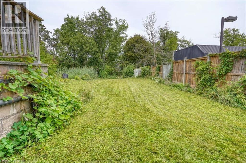 Photo 23 of 147 Burton Avenue, Barrie ON