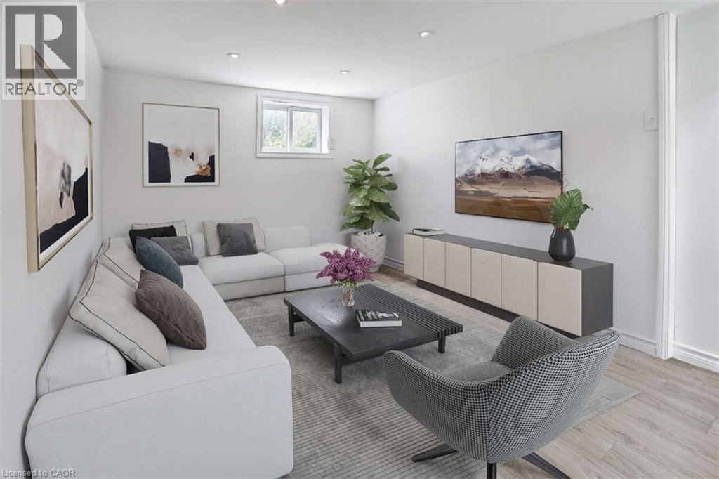 Photo 19 of 147 Burton Avenue, Barrie ON