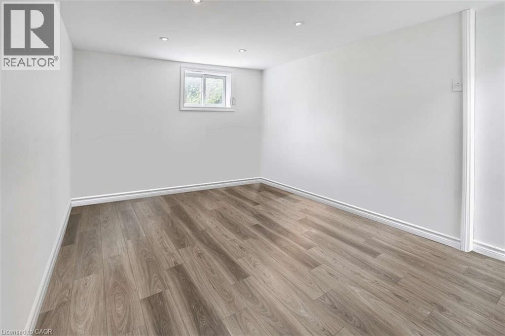 Photo 13 of 147 Burton Avenue, Barrie ON