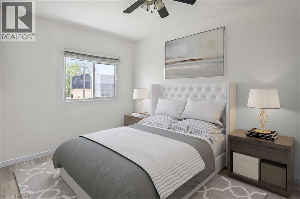 Photo 6 of 147 Burton Avenue, Barrie ON