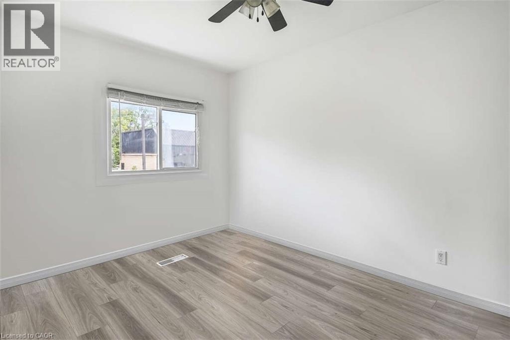 Photo 20 of 147 Burton Avenue, Barrie ON