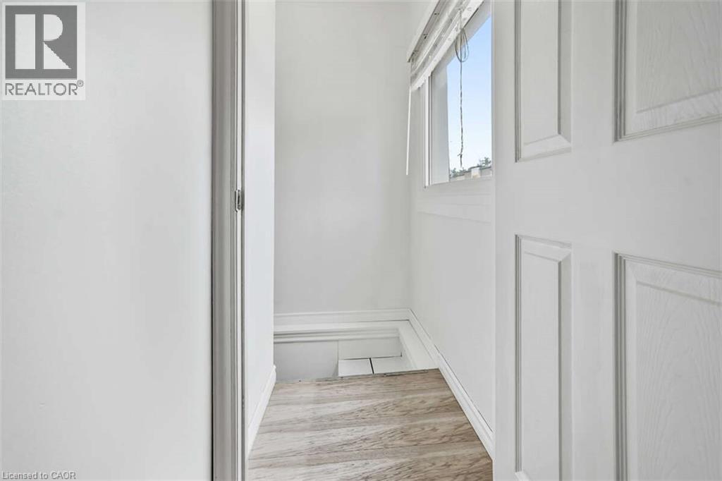 Photo 22 of 147 Burton Avenue, Barrie ON