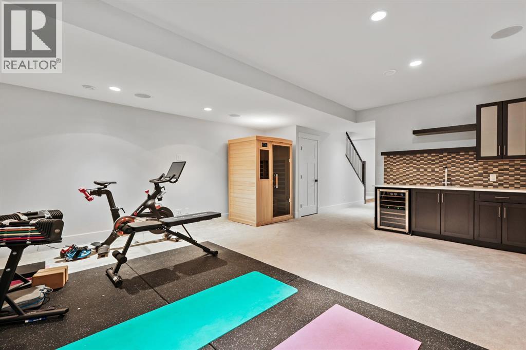 Photo 2 of 2832 42 Street Sw, Calgary AB