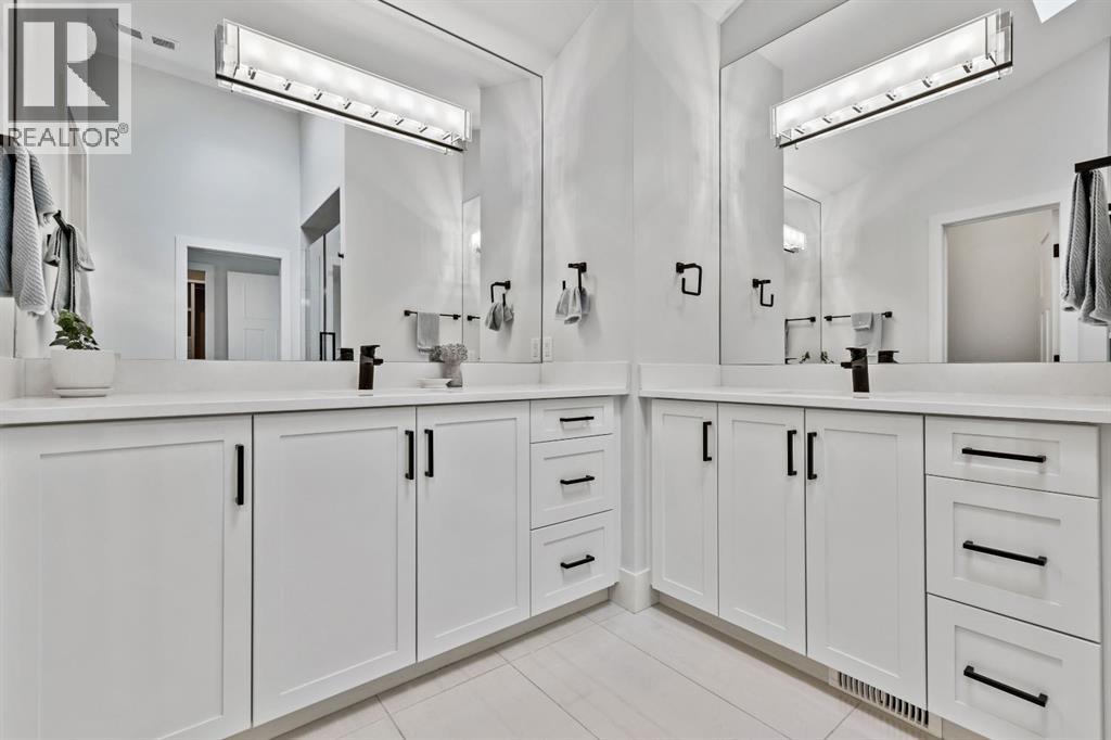 Photo 4 of 2832 42 Street Sw, Calgary AB