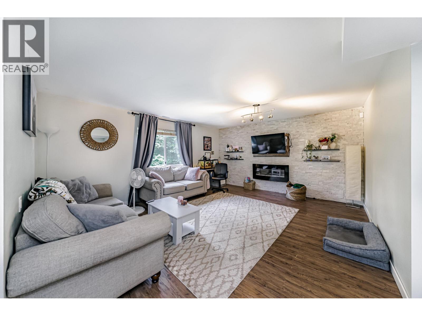 Photo 5 of 2025 Poel Place, Port Coquitlam BC