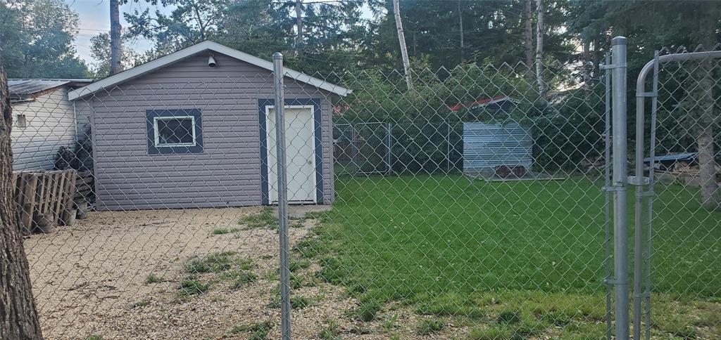 Photo 5 of 310 Boyd Avenue, Petersfield MB