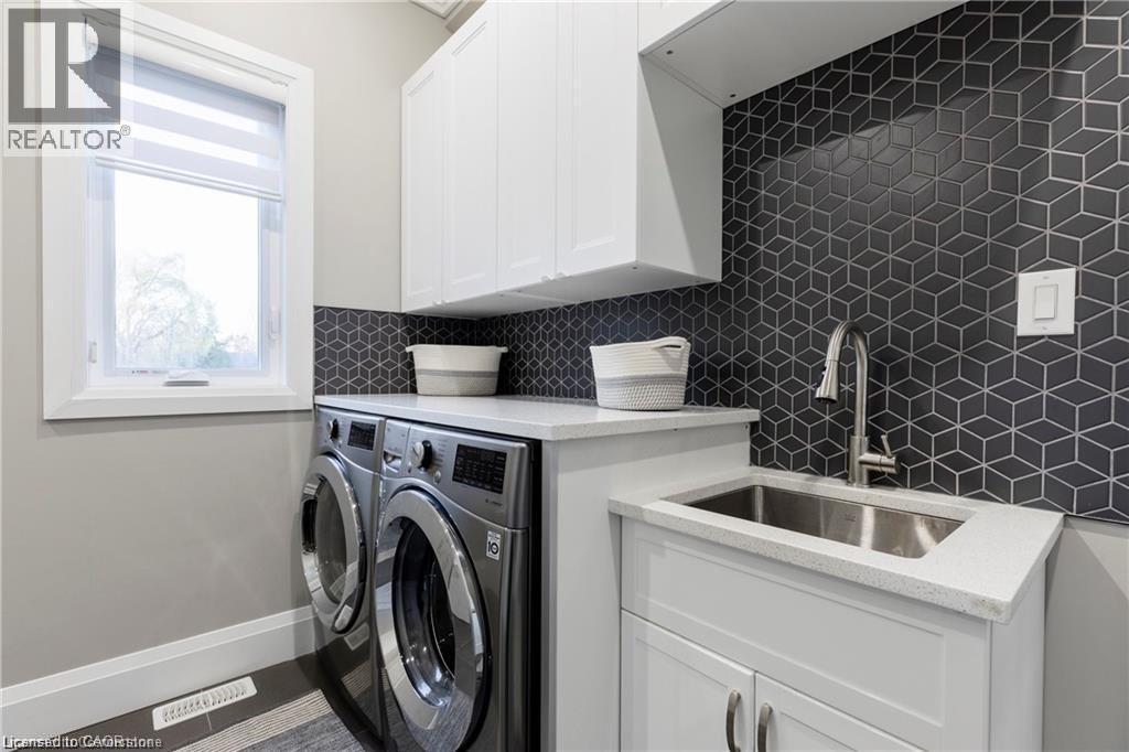 Photo 4 of 187 Sunnyridge Road, Ancaster ON