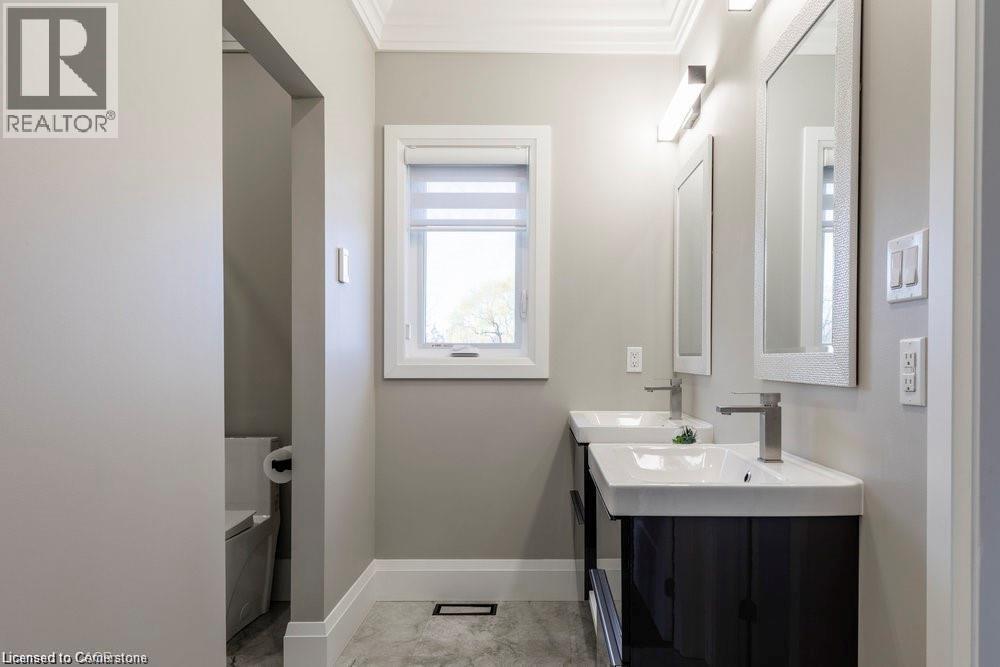 Photo 17 of 187 Sunnyridge Road, Ancaster ON