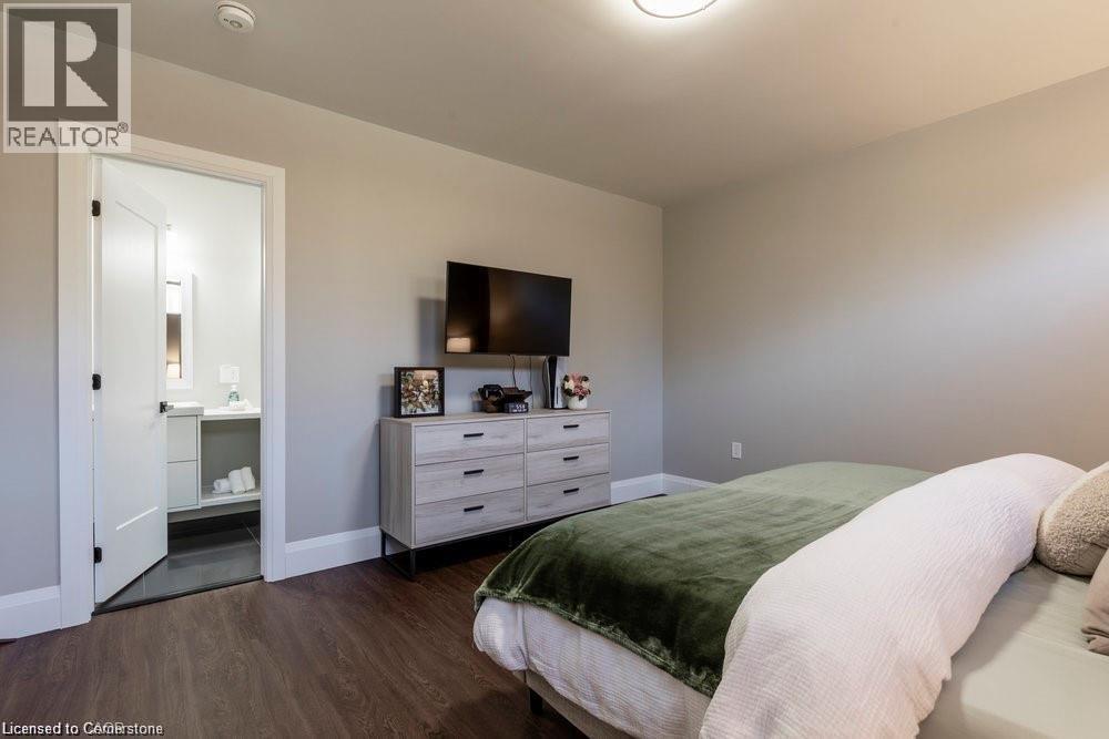 Photo 7 of 187 Sunnyridge Road, Ancaster ON