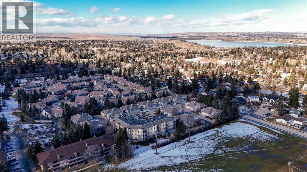 Photo 1 of 305 2121 98 Avenue Sw, Calgary AB