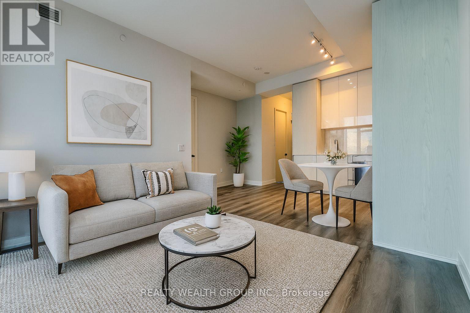 Photo 5 of 3103 28 Interchange Way, Vaughan ON