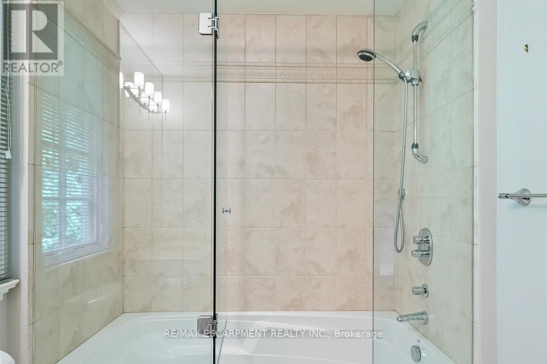 Photo 18 of 1229 Minaki Road, Mississauga ON