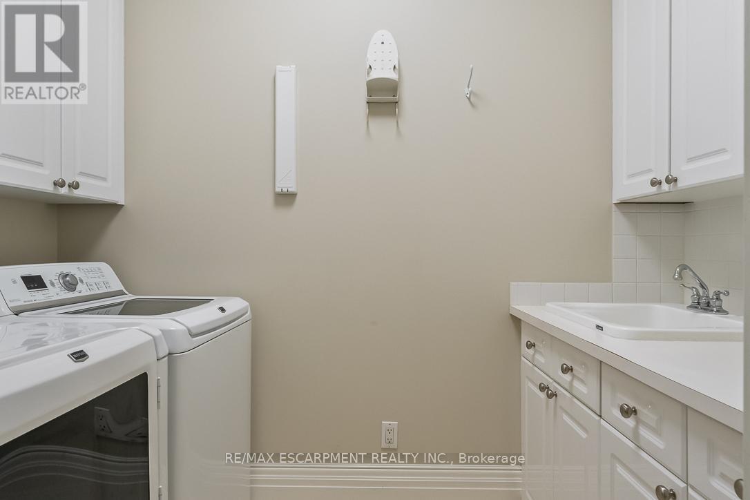 Photo 7 of 1229 Minaki Road, Mississauga ON