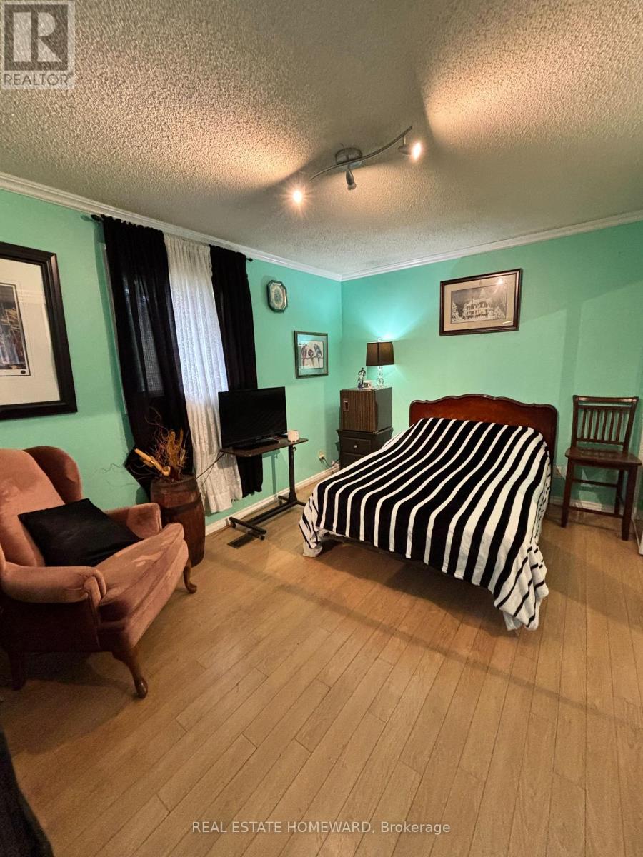Photo 14 of 35 Bleeker Avenue, Quinte West ON