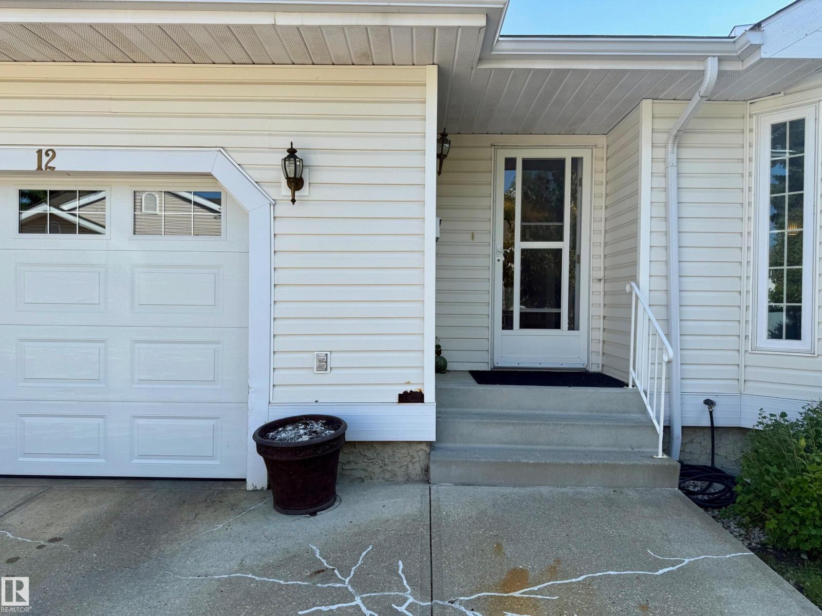 Photo 5 of 12 13217 155 Av Nw, Edmonton AB