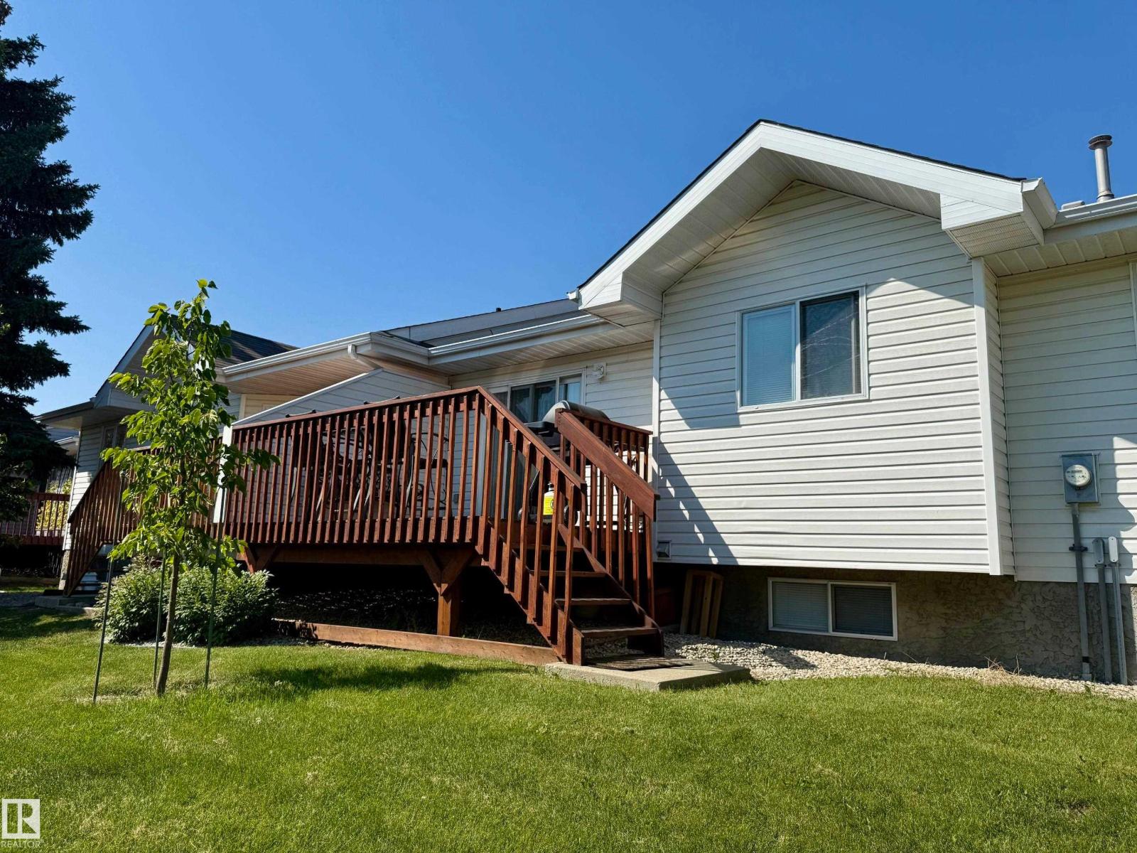 Photo 7 of 12 13217 155 Av Nw, Edmonton AB