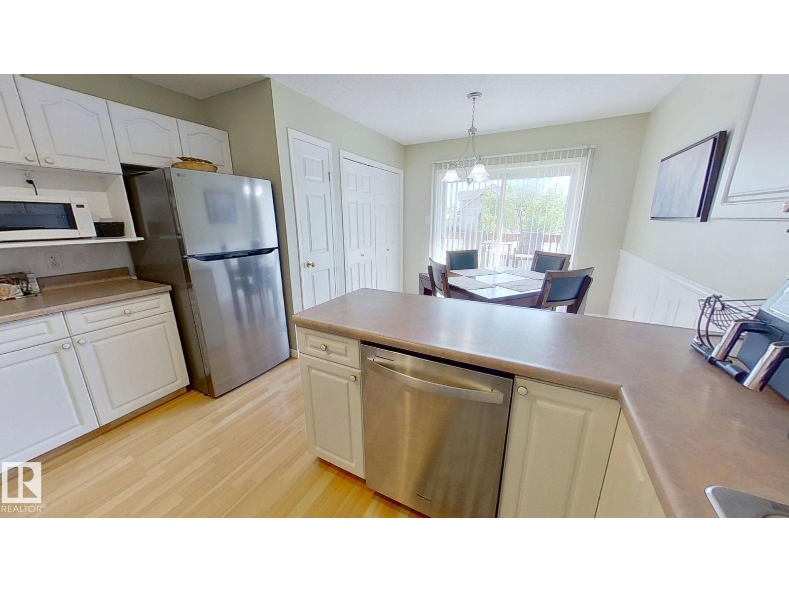 Photo 4 of 12 13217 155 Av Nw, Edmonton AB