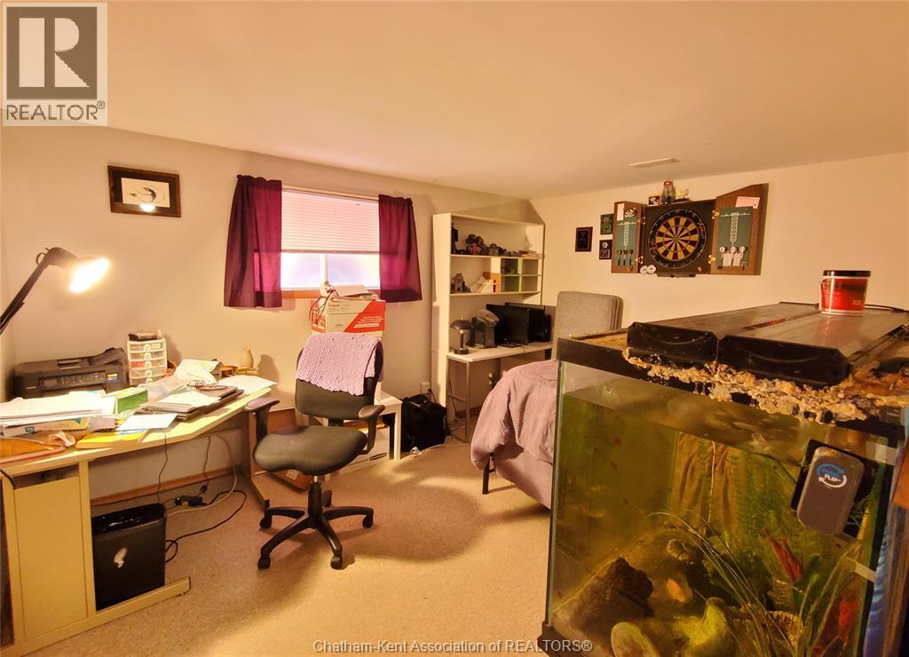 Photo 19 of 40 Thornhill Crescent, Chatham ON