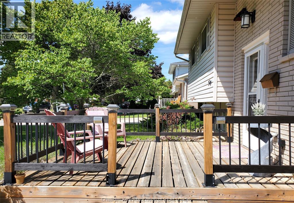 Photo 10 of 40 Thornhill Crescent, Chatham ON