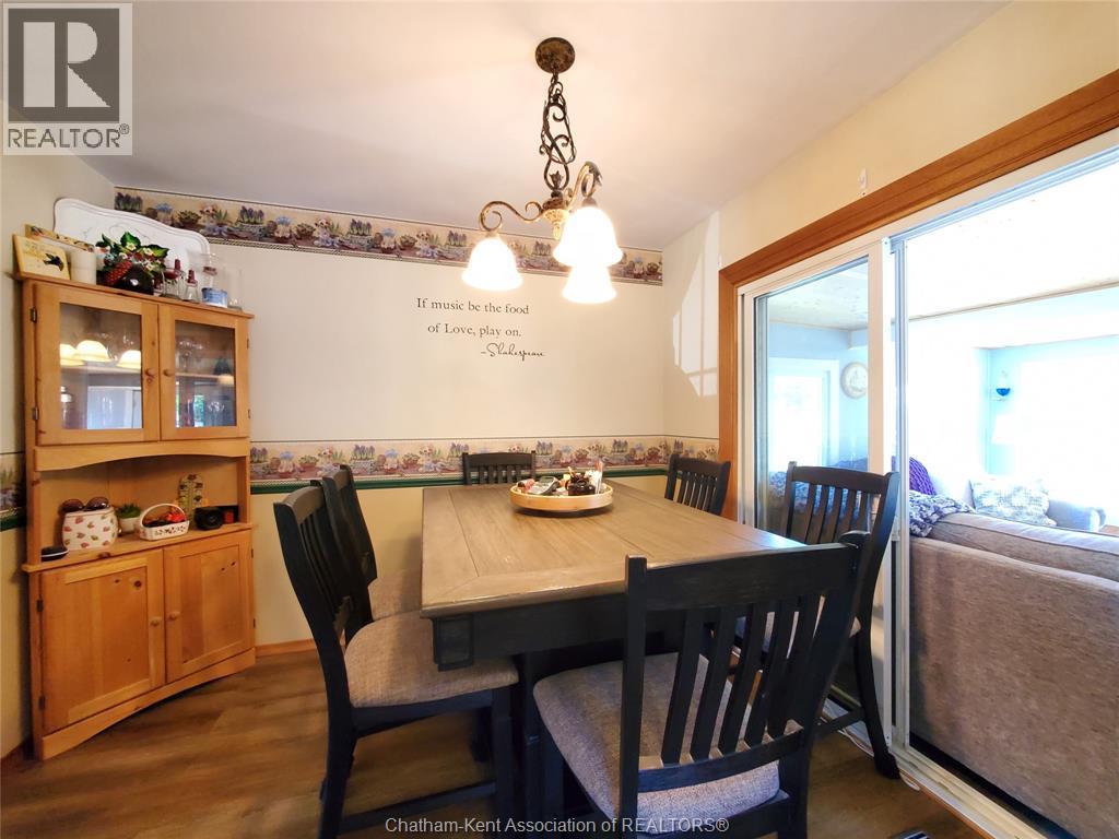 Photo 3 of 40 Thornhill Crescent, Chatham ON